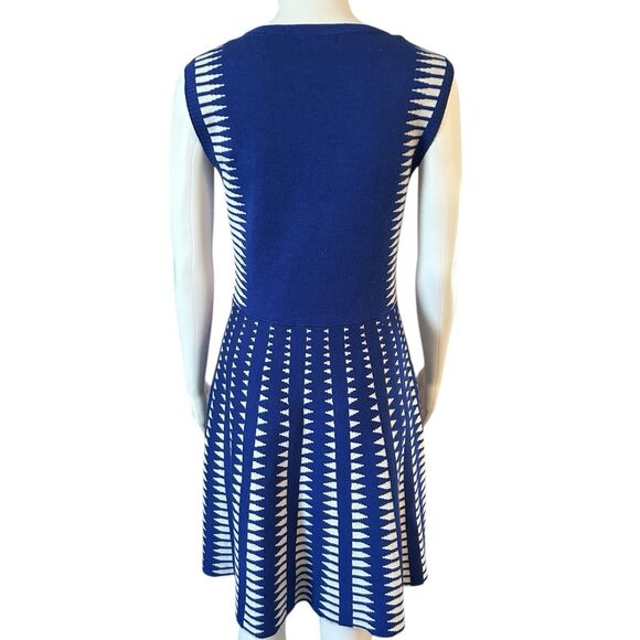 Esley Women's Sz Medium Royal Blue & White Geometric Fit & Flare Dress Stretch - Picture 3 of 7